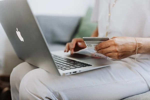 Final: What is eCommerce | SafetyGuardiens